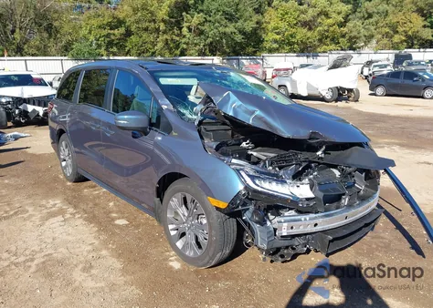 2025 Honda Odyssey Touring z USA, uszkodzony, nr VIN 5FNRL6H87SB051608